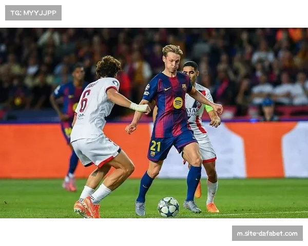 弗里克与拉菲尼亚鼓励巴萨:仅失三分仍有机会实现逆转追赶 弗里克与拉菲尼亚鼓励巴萨:仅失三分仍有机会实现逆转追赶