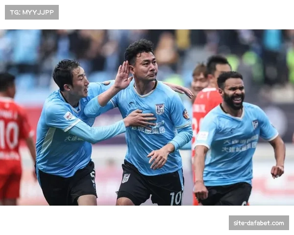 大连英博收缩防线高效反击 针对性限制海港攻击群终结纪录